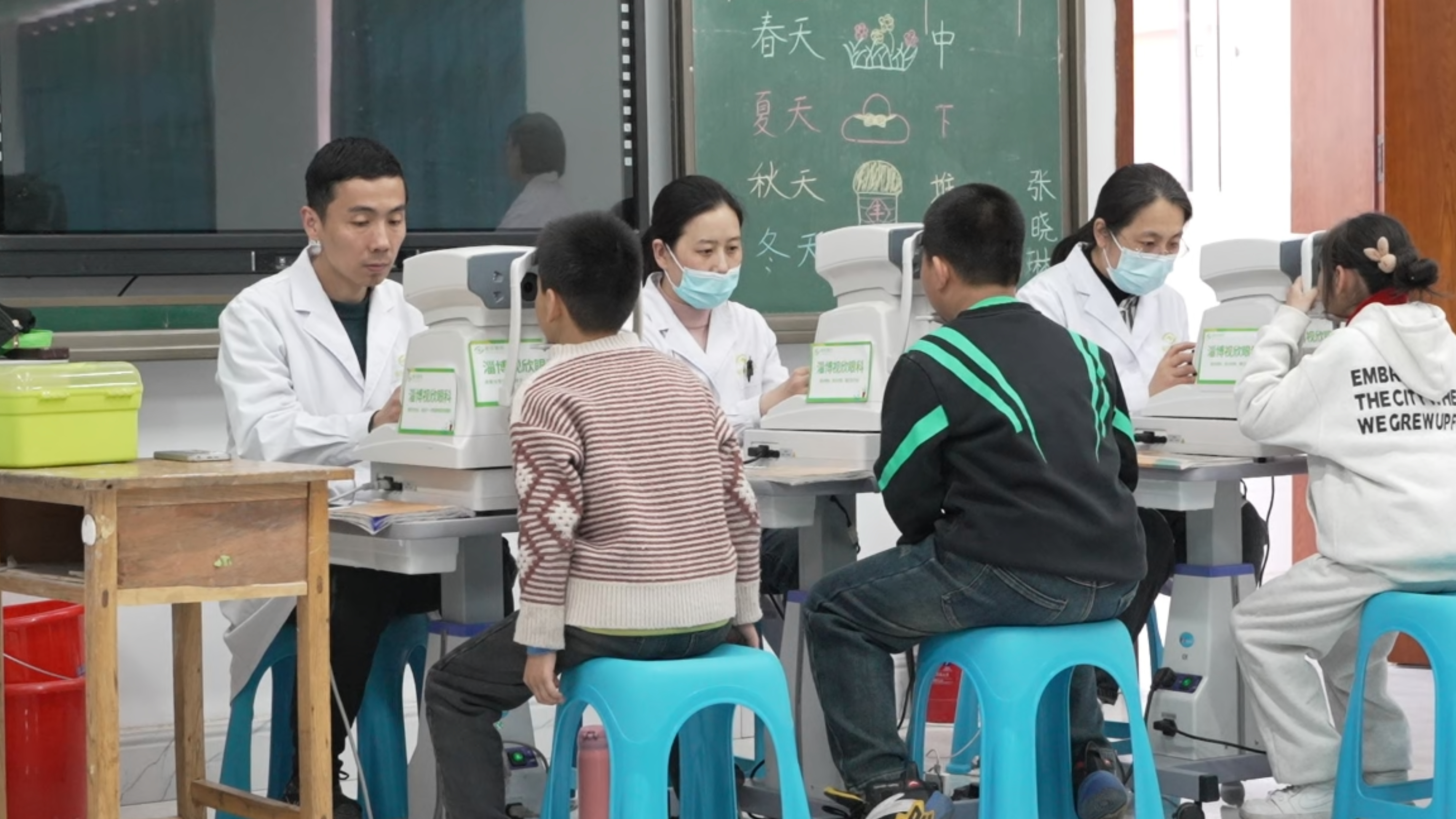 与光同行，守护光明--守护孩子的视力，就是守护孩子的未来！